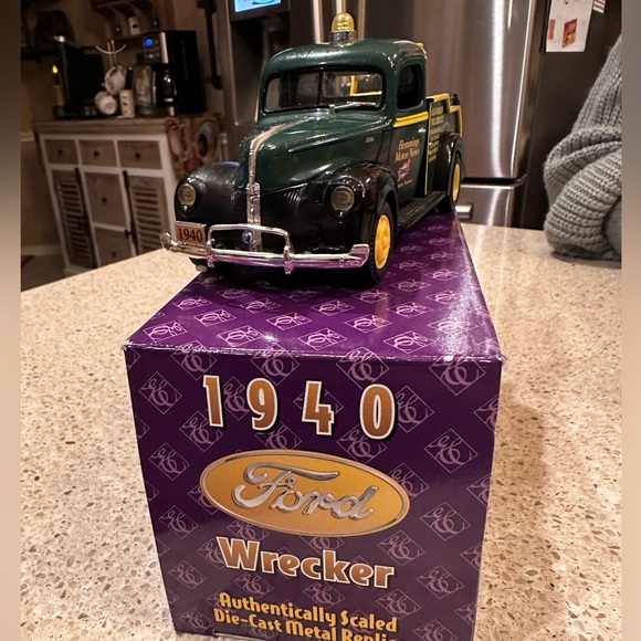 ERTL HEMMINGS MOTOR NEWS 1940 FORD TOW TRUCK WRECKER Weaver Crane DIECAST 1:25 - Picture 14 of 15